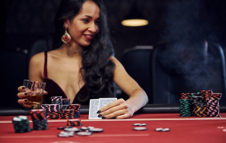 Layar permainan Roulette live di g9 king dengan papan taruhan visual dan roda fisik asli